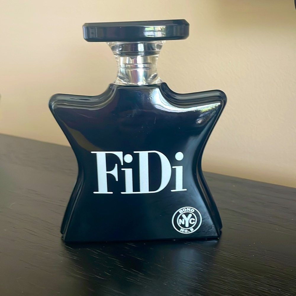 Authentic Bond 9 Fidi